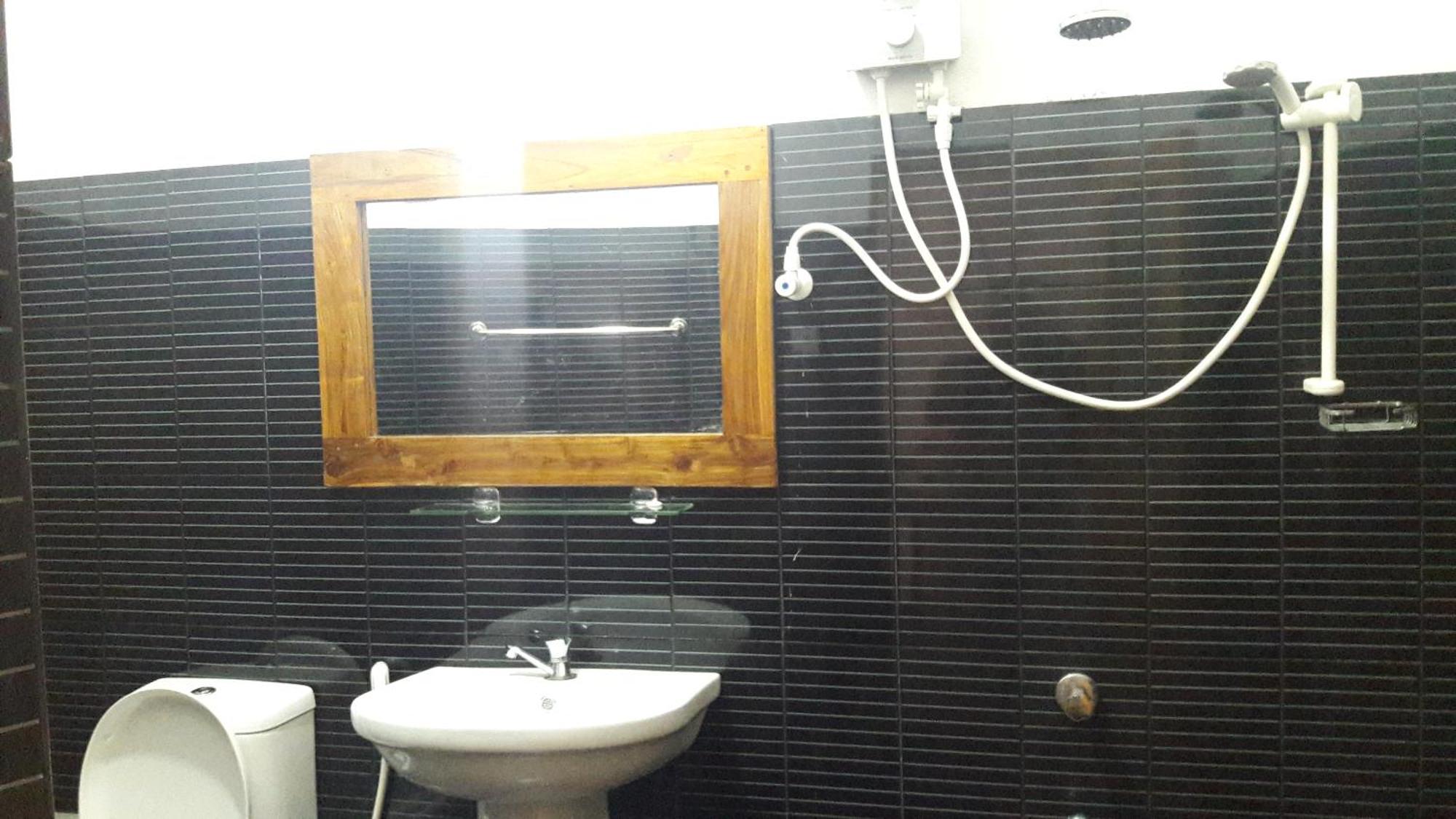 River Side & Swimming Pool Bed & Breakfast Удавалаве Екстериор снимка